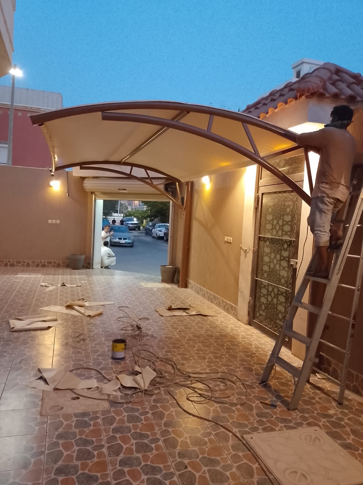 مظلات فاخرة تحميك من حرارة الصيف